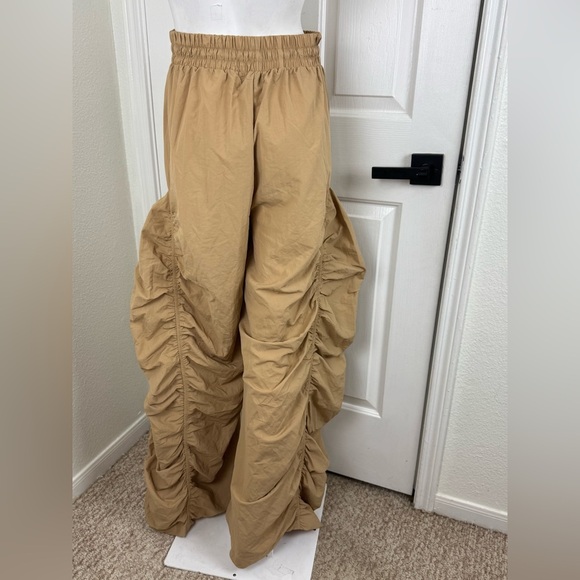 HALFHEART Tan Ruched Wide-Leg Pants Size Large. A23 - Picture 6 of 12